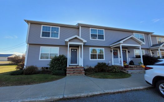 Brewer – Newer Condo Style 2 BR 1.5 Bath – Available October